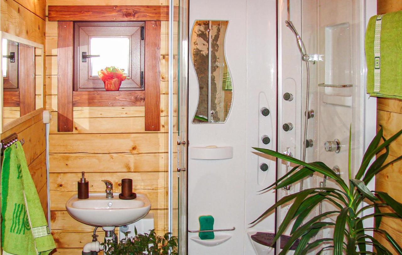 3 Bedroom Cozy Home In Mscice Podamirowo Экстерьер фото